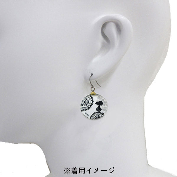 スヌーピー ガラスピアス (スヌーピー&モノクロレース)