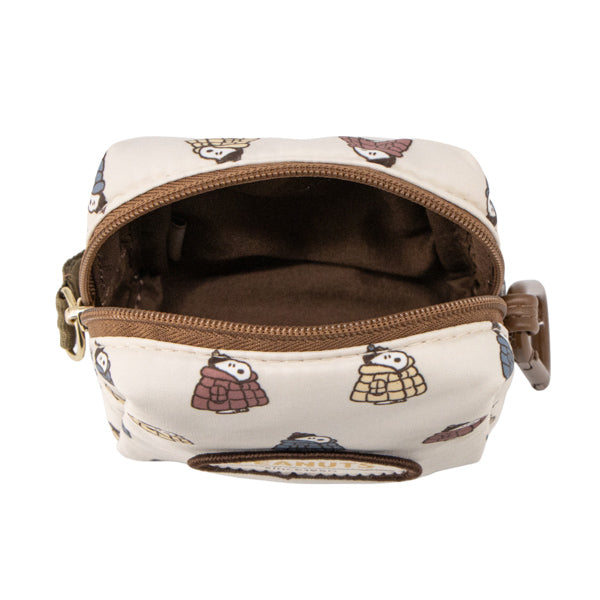 スヌーピー カラビナ付きミニポーチ (チラシ／ぬくぬくほっこりウィンター)