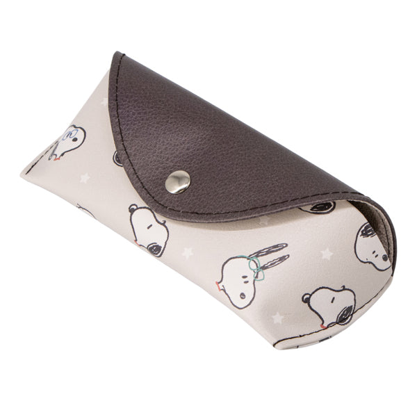 スヌーピー クロス付フラップメガネケース (put on glasses)