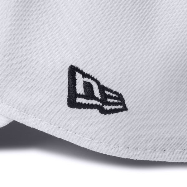 PEANUTS NEW ERA キャップ（GF 940AF PEANUTS COMIC WAPPEN WHI）