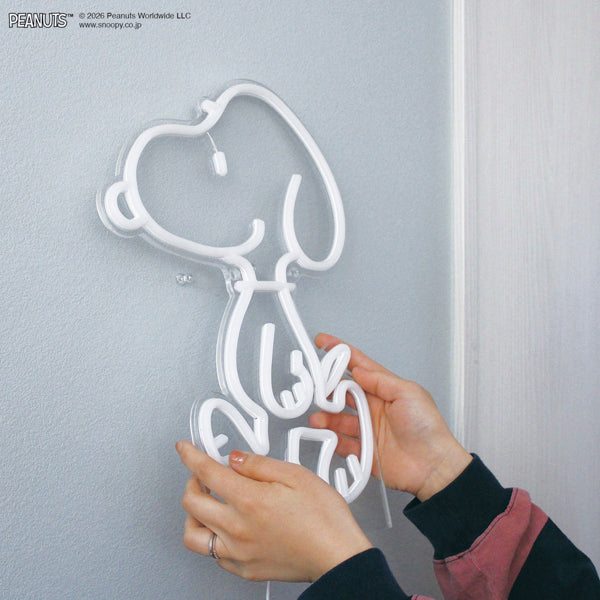 PEANUTS NEON LIGHT (Snoopy)